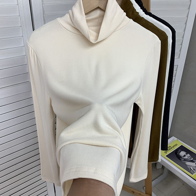 Изчистен модел дамска едноцветна блуза с поло яка