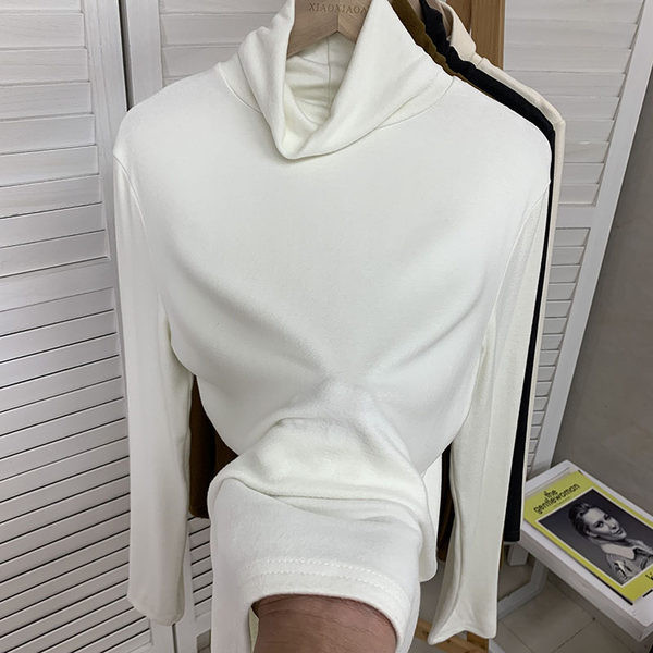 Изчистен модел дамска едноцветна блуза с поло яка