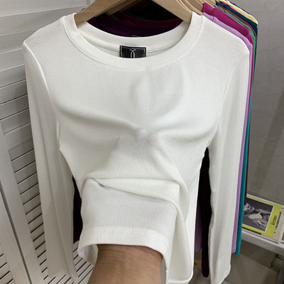 Kelių spalvų laisvalaikio moteriška palaidinė su ovalia iškirpte