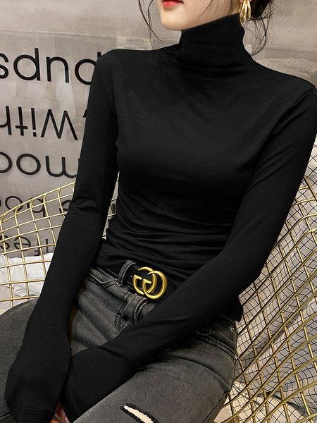 Дамска блуза с поло изчистен модел