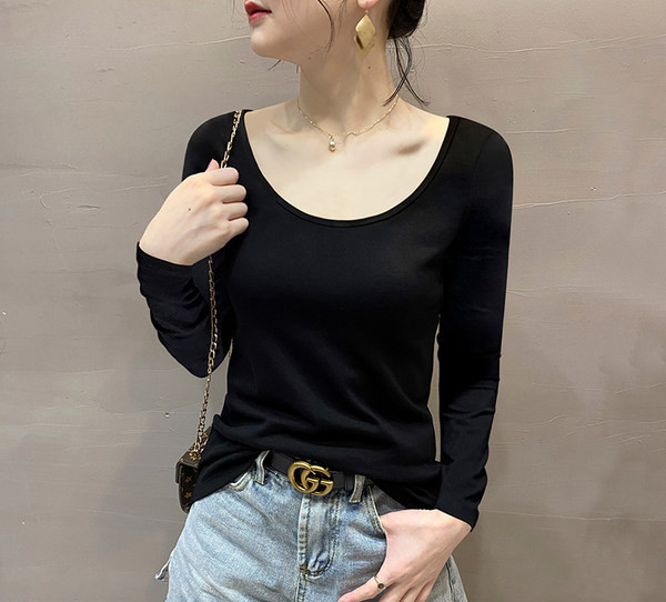 Втален модел дамска блуза с овално деколте