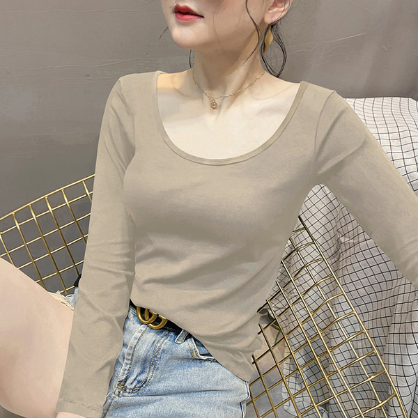 Втален модел дамска блуза с овално деколте