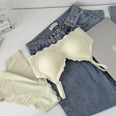 Besiūliai moteriški liemenėlės tipo apatiniai su reguliuojamais petnešėlėmis