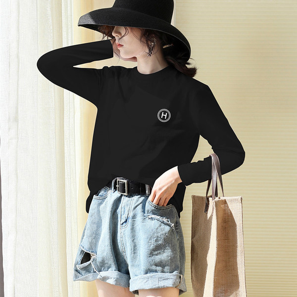 Дамска блуза с овално деколте 