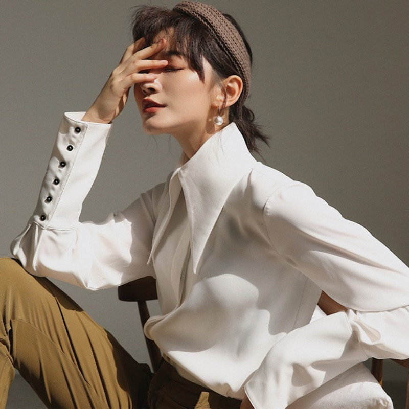 Anglijos stiliaus vintažinė palaidinė, 2020 m. rudens baltos spalvos žibintuvėlis ilgomis rankovėmis, dideliais smailiais atvartais, paprasti, patogūs, laisvi moteriški marškiniai