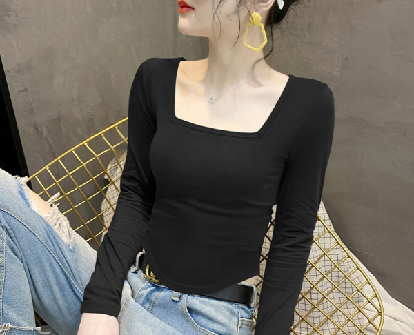 Női aszimmetrikus blúz négyzet alakú nyakkivágással