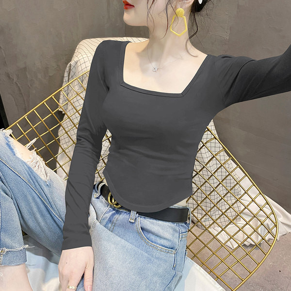 Női aszimmetrikus blúz négyzet alakú nyakkivágással