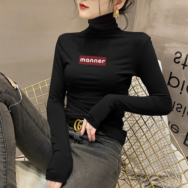 Jednobojna ženska bluza s polo kragnom i natpisom