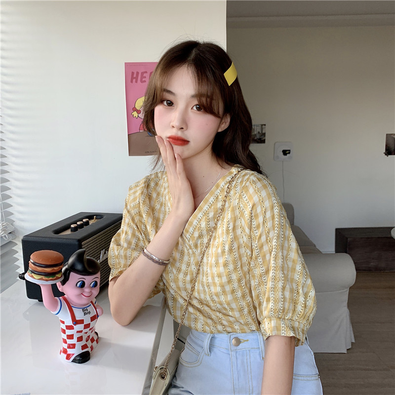 Dámske blúzky v kockovanom letnom štýle s retro dizajnom, výstrihom do V a nafúknutými rukávmi, dámske košele, univerzálne krásne a trendy blúzky pre vysokoškoláčky