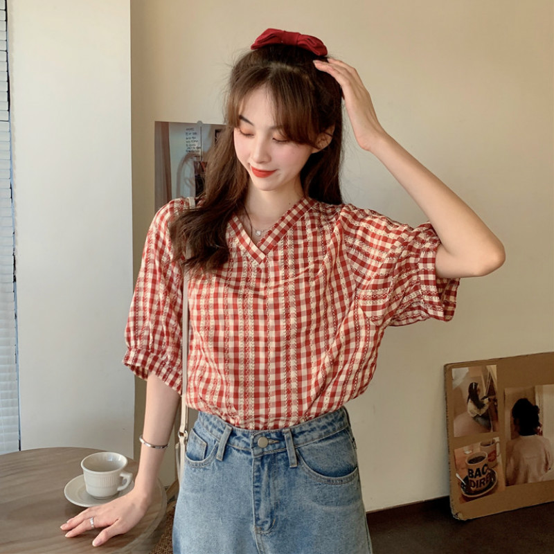 Dámske blúzky v kockovanom letnom štýle s retro dizajnom, výstrihom do V a nafúknutými rukávmi, dámske košele, univerzálne krásne a trendy blúzky pre vysokoškoláčky