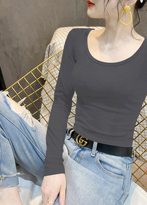 Moteriška palaidinė ilgomis rankovėmis ir O formos iškirpte