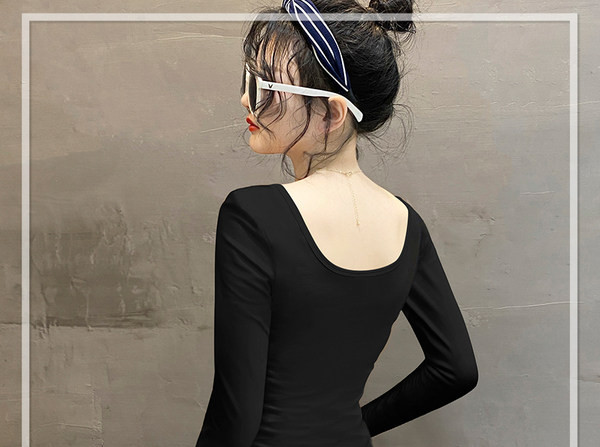 Novi model ženske pripijene bluze sa ovalnim izrezom