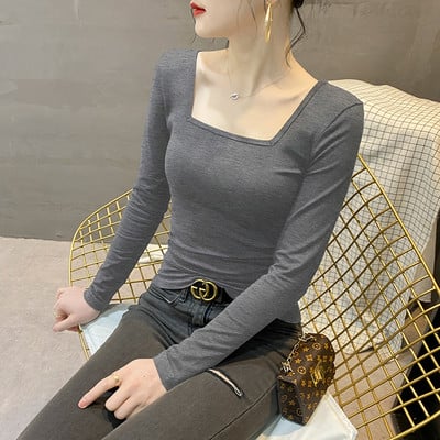 Едноцветна дамска блуза с квадратно деколте