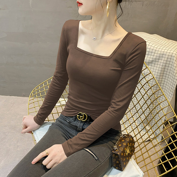 Jednobojna ženska bluza s četvrtastim izrezom