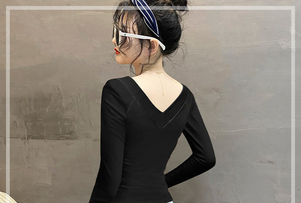 Ženska ležerna bluza čistog kroja i dugih rukava