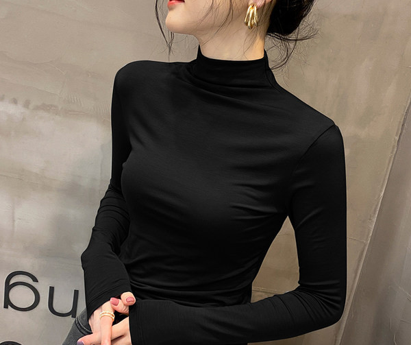 Bluză de damă simplă cu guler polo