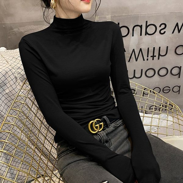 Bluză de damă simplă cu guler polo