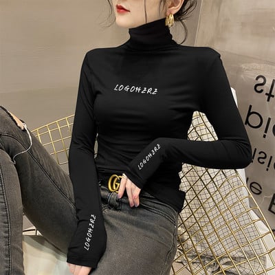 Втален модел дамска блуза с поло яка и надпис