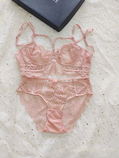 Naiste pitsist rinnahoidja ja püksikute komplekt ilma polsterduseta
