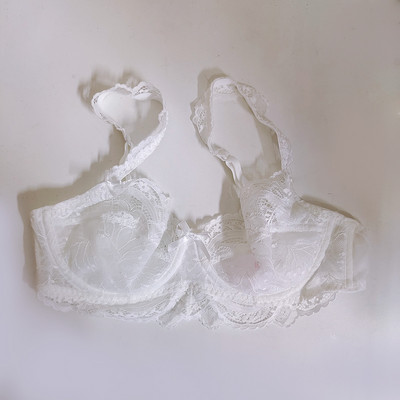 Čipkasti ženski dvodijelni komplet - grudnjak i gaćice