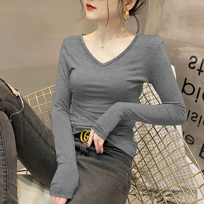 Дамска блуза изчистен модел с V-образно деколте