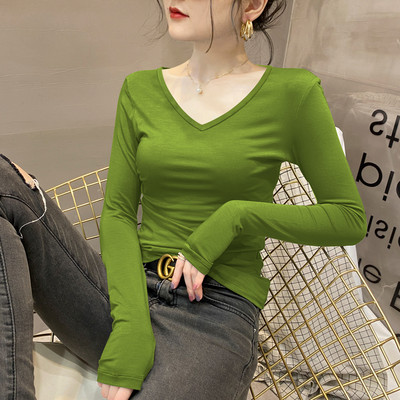 Дамска блуза изчистен модел с V-образно деколте