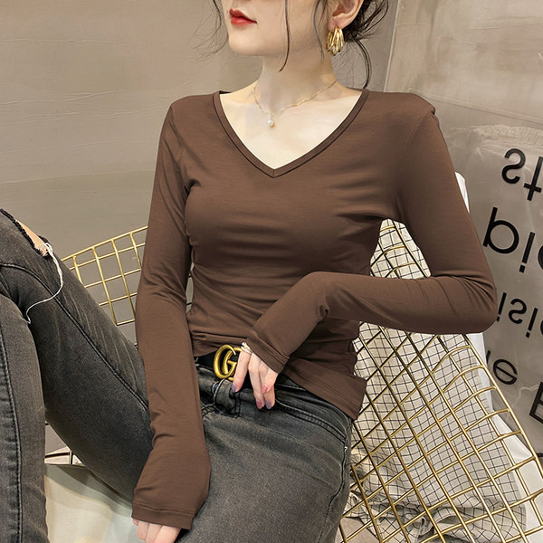 Дамска блуза изчистен модел с V-образно деколте