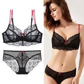 Ženski komplet s trakom i čipkom