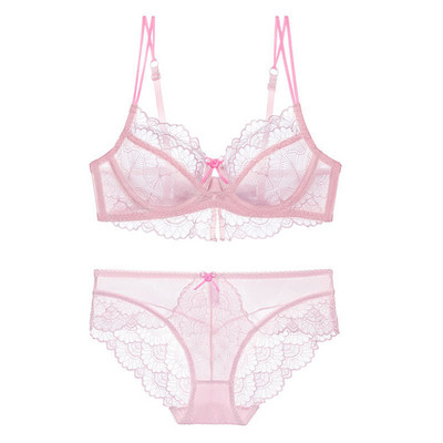 Ženski komplet s trakom i čipkom