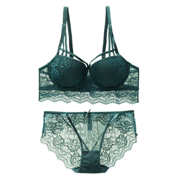 Csipke kétrészes szett push-up melltartóval és magas derekú bugyival