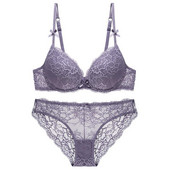 Moteriškas nėriniuotas liemenėlės ir kelnaičių komplektas