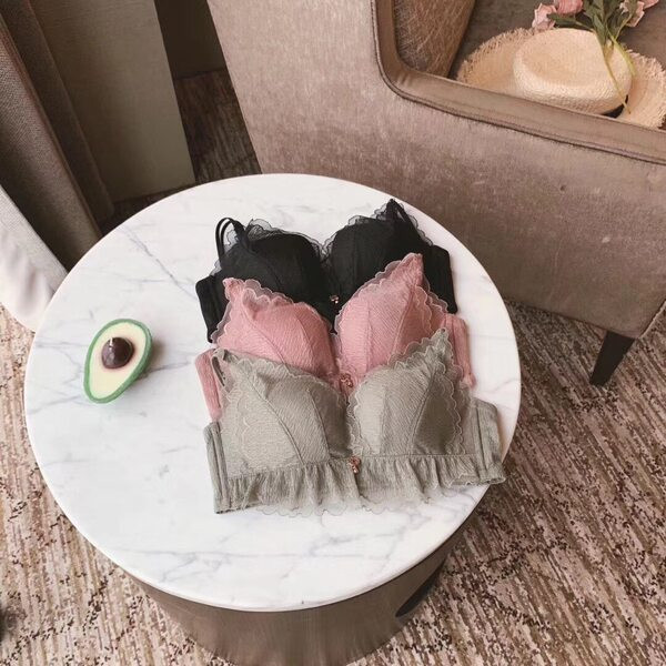 Intimni ženski dvodijelni komplet - grudnjak i gaćice