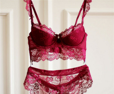 Žensko dvodijelno donje rublje s čipkom