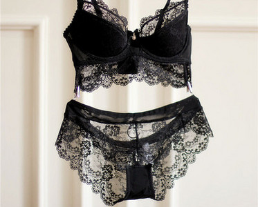 Žensko dvodijelno donje rublje s čipkom