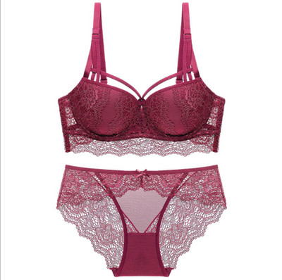Modni ženski set grudnjaka i gaćica od čipke
