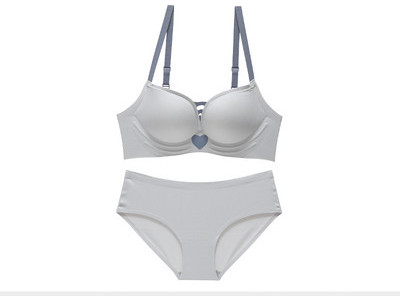 Reguleeritavate rihmadega naiste rinnahoidja