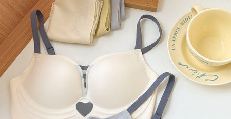 Reguleeritavate rihmadega naiste rinnahoidja