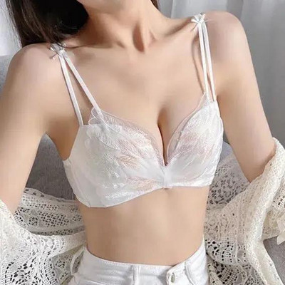 Ženski čipkasti grudnjak s tilom i vezom