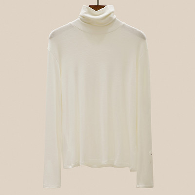 Есенна дамска блуза с висока яка