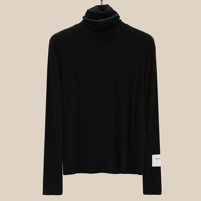 Есенна дамска блуза с висока яка