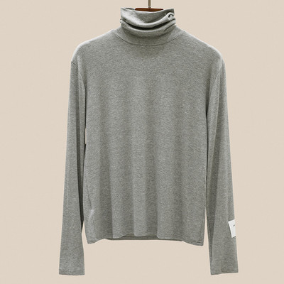 Есенна дамска блуза с висока яка