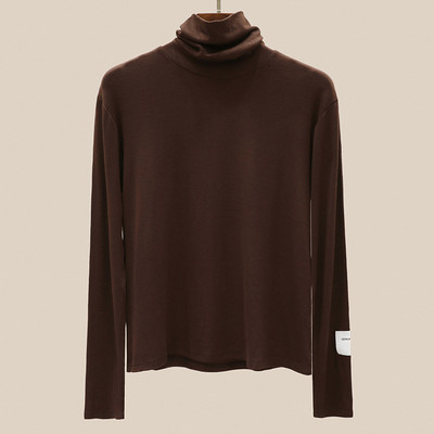 Есенна дамска блуза с висока яка