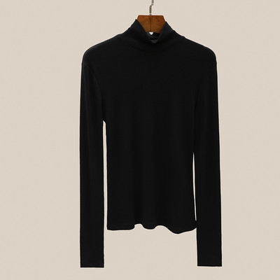 Нов модел блуза с дълъг ръкав и висока поло