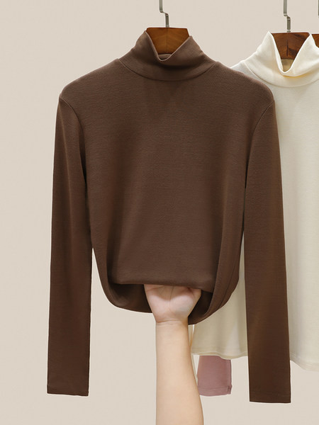 Нов модел блуза с дълъг ръкав и висока поло