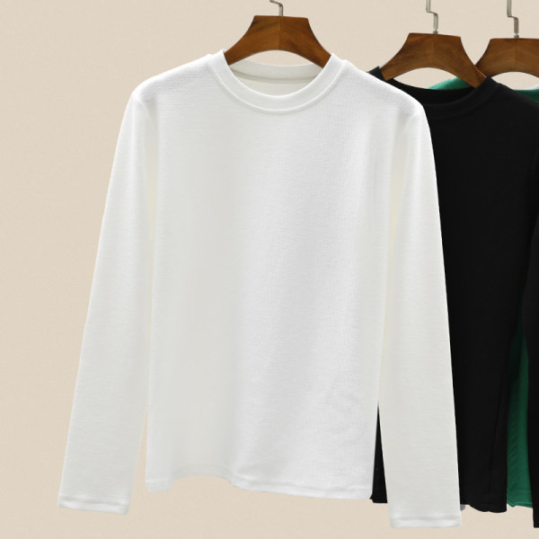 Изчистен модел дамска блуза с овално деколте