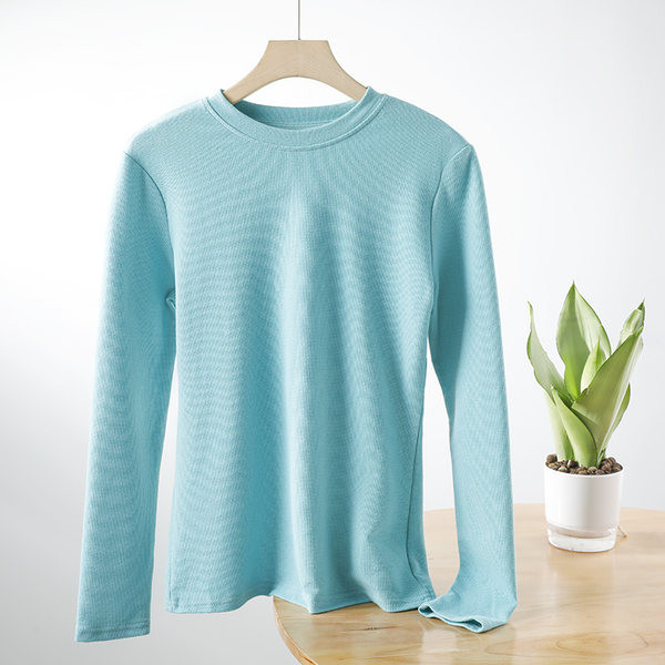 Изчистен модел дамска блуза с овално деколте