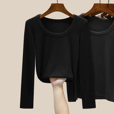 Čist model ženske jednobojne bluze