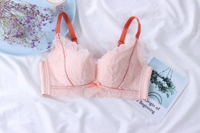 Naiste pitsrinnahoidja reguleeritavate rihmadega