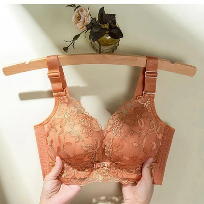 Moteriška laisvalaikio liemenėlė su siuvinėjimais ir reguliuojamais petnešėlėmis