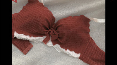 Γυναικεία εσώρουχα από rib knit και δαντέλα